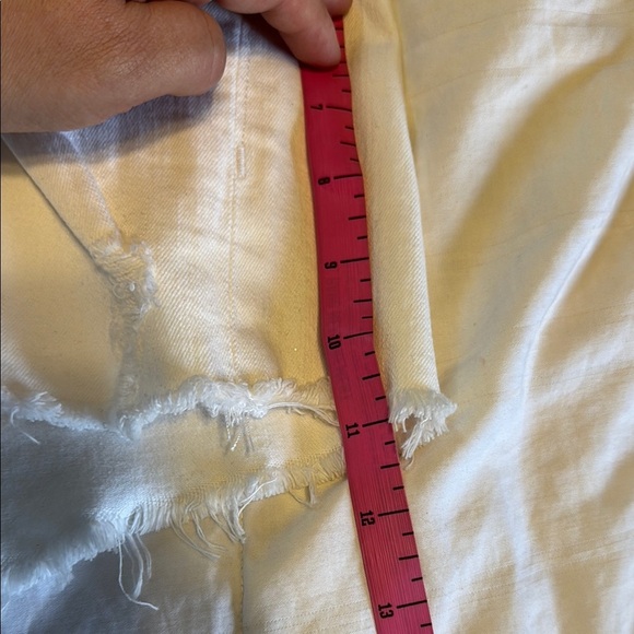 Express Jeans White Jean Shorts Size 12 Distressed - Picture 9 of 13